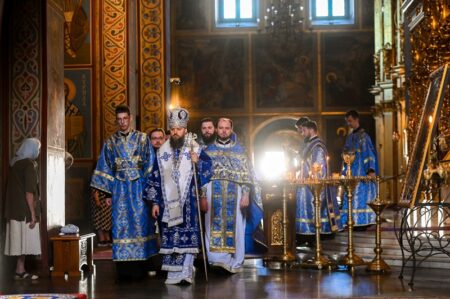 Архієпископ Агапіт очолив святкову літургію перед іконою «Всецариця»