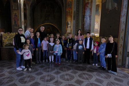 Маленькі парафіяни Свято-Михайлівського собору пізнають духовну спадщину