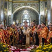 Митрополит Епіфаній очолив Всенічне бдіння з чином Воздвиження Хреста у Рівному