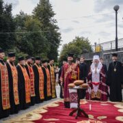 Урочисте Воздвиження Хреста Господнього: молитва, поклони і суворий піст