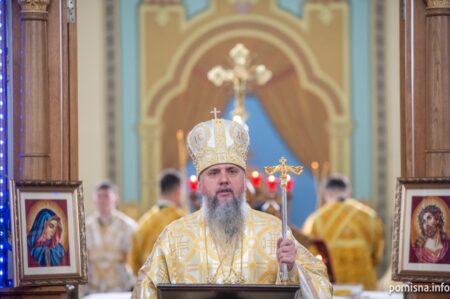Освячення престолу в Старому Косові: Митрополит Епіфаній про жертовну любов і силу смирення