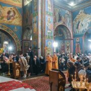 Митрополит Епіфаній очолив недільну Літургію у Свято-Михайлівському Золотоверхому соборі