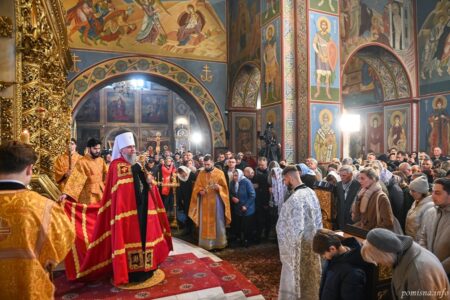 Митрополит Епіфаній очолив Божественну літургію у Свято-Михайлівському соборі столиці