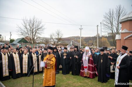 У Хімчині відкрили пам’ятник Патріарху Володимиру