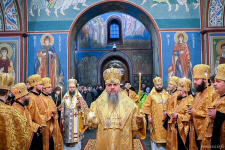 Всенічне бдіння у Золотоверхому: молитва єдності й духовного миру