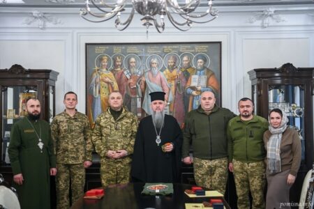 Предстоятель ПЦУ прийняв українських військових у своїй резиденції