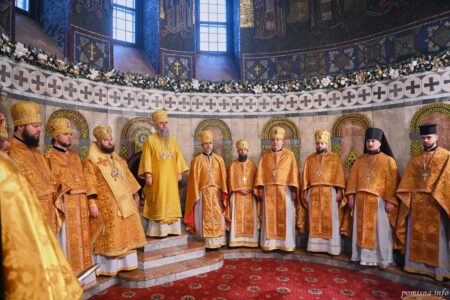 Молитва за Україну у Михайлівському соборі: Літургія, що єднає народ