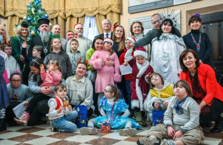 Різдво без бар’єрів: Митрополит Епіфаній привітав дітей із синдромом Дауна