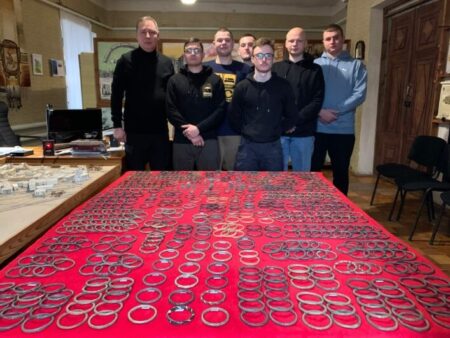 573 браслети з-під землі: Волинь відкрила нову сторінку історії Русі