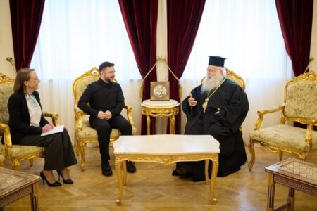 Президент Зеленський обговорив із предстоятелем Церкви Кіпру підтримку України