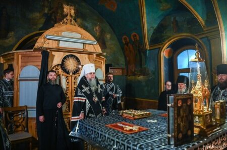 Митрополит Епіфаній звершив Велике повечір’я з читанням канону Андрія Критського