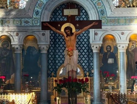 У час Великого посту віряни моляться на Пасії — службі спогаду Голгофи
