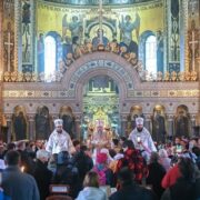 Великодній вечір у столиці: Митрополит Епіфаній очолив Пасхальну вечірню