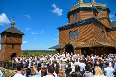 Митрополит Епіфаній очолив святкування 100-річчя храму в Баранівцях