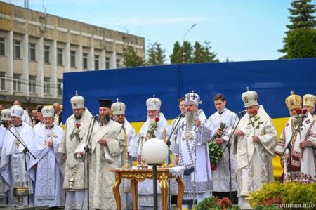 У Мостиськах Митрополит Епіфаній помолився за полеглих захисників України