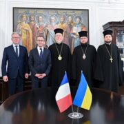 У Київській Митрополії ПЦУ обговорили роль Церкви під час війни з французькими політиками