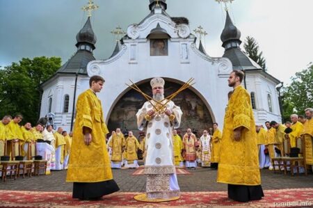 На Козацьких могилах вшанували героїв Берестечка: Митрополит Епіфаній очолив молитву за Україну
