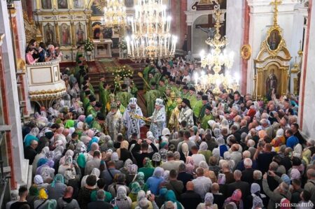 Митрополит Епіфаній очолив святкову літургію у Луцьку в День Святого Духа