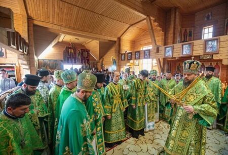 Молитва за Україну і пам’ять про подвижників: храмовий празник у Межигір’ї