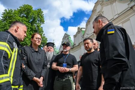 Митрополит Епіфаній і Володимир Зеленський відвідали пошкоджений російським ударом Успенський собор Лаври